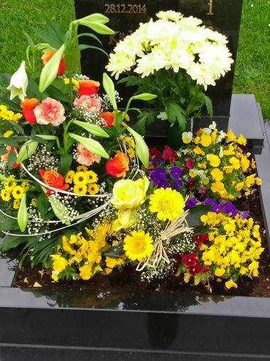 Blumenschmuck Grabgestaltung - Natur Pur Blumenladen Erfurt Niedernissa Blumenschmuck Grabgestaltung - Natur Pur Blumenladen Erfurt Niedernissa